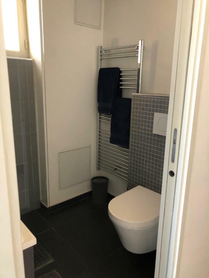 Appartement 4 Personnes Vue Mer Remparts Antibes Exterior photo