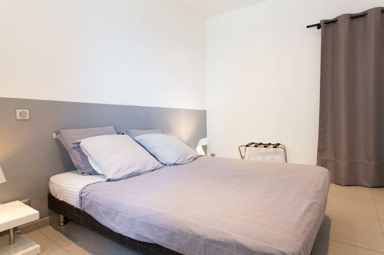 Appartement 4 Personnes Vue Mer Remparts Antibes Exterior photo