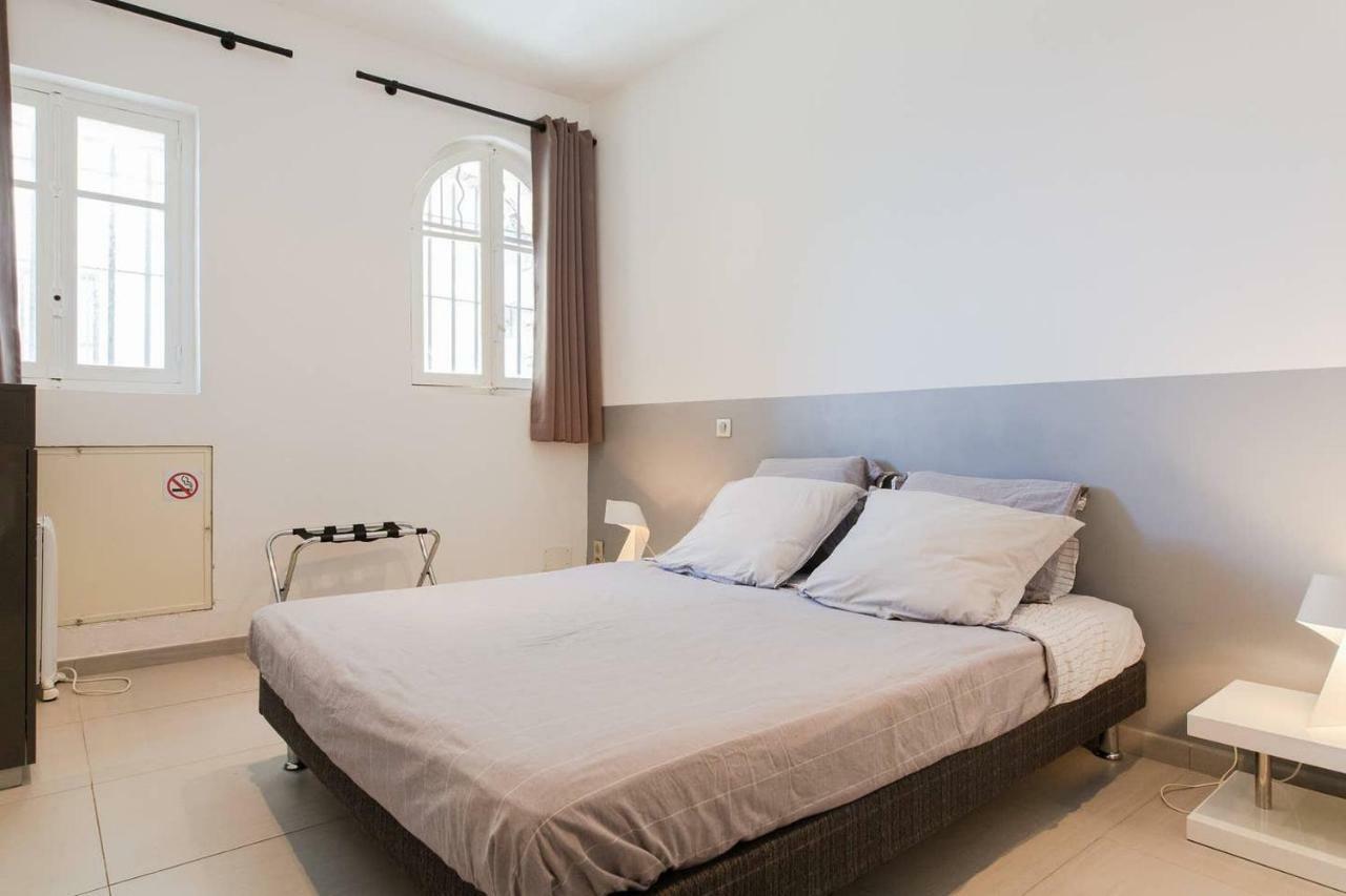 Appartement 4 Personnes Vue Mer Remparts Antibes Exterior photo