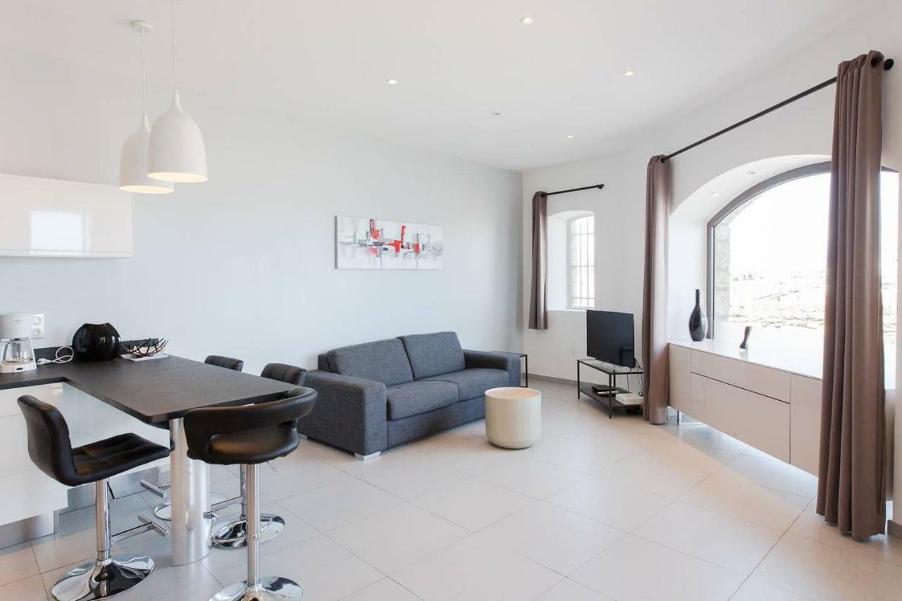 Appartement 4 Personnes Vue Mer Remparts Antibes Exterior photo